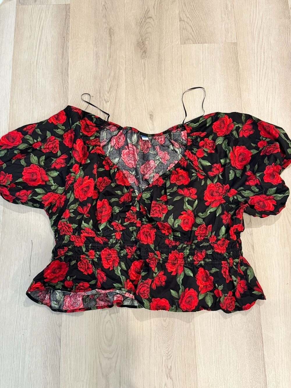 Old Navy Rose Print Smocked Peplum Top Size 3X Black Red Floral